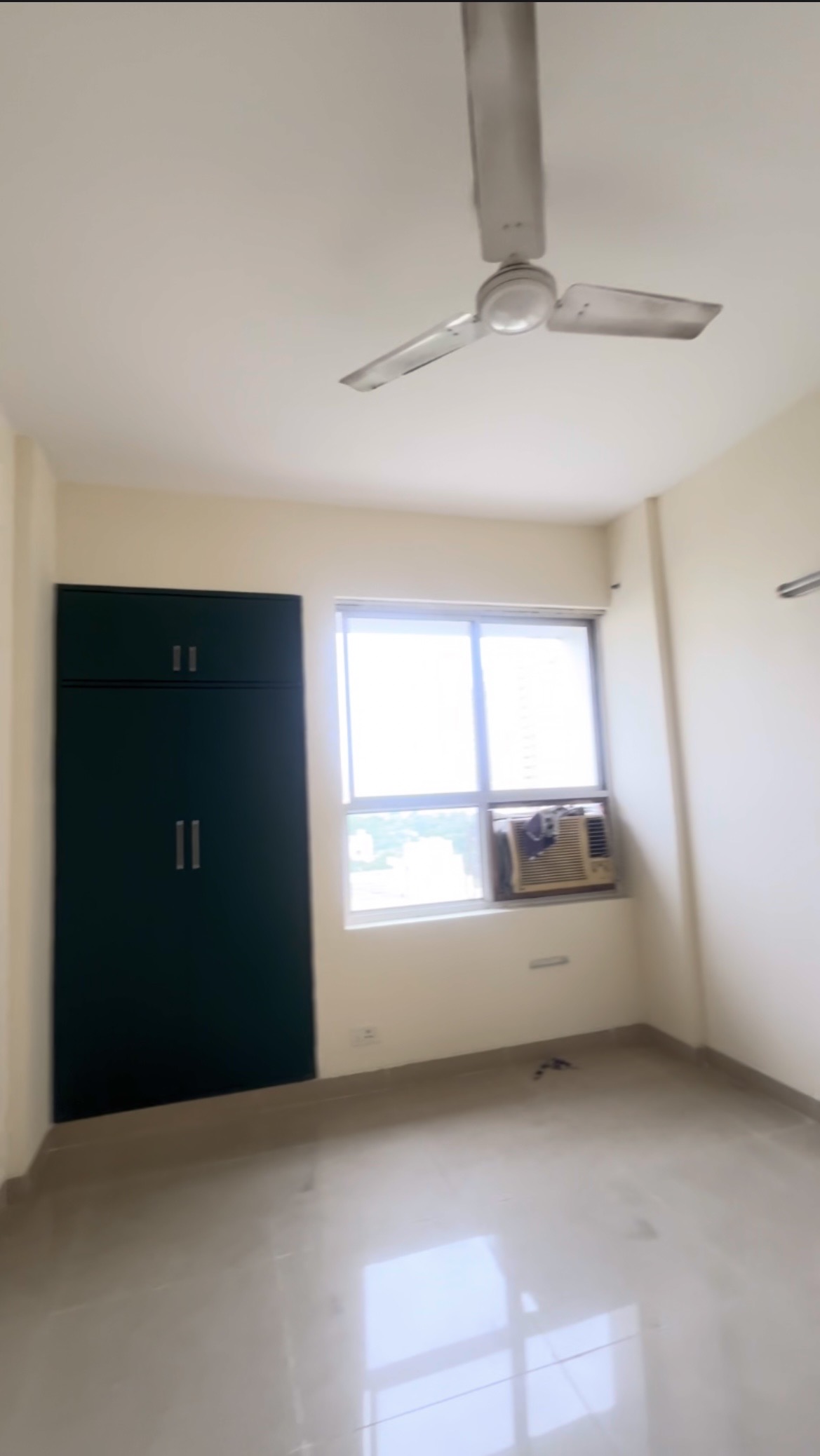 🏡2 BHK Flat For Sale In Wembley estate sector 50 Gurgaon📍 gallery image 4